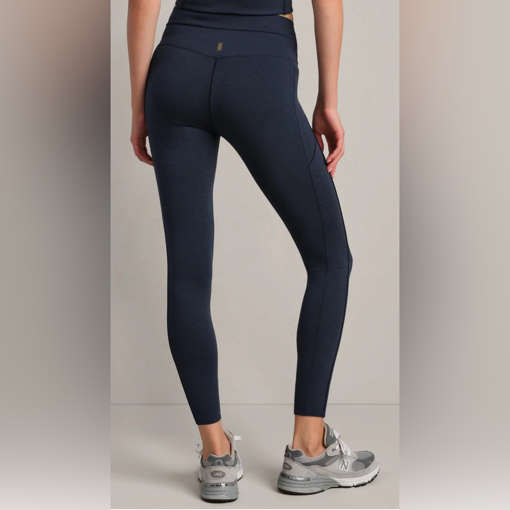 Rhône Heather Revive Pocket Legging | Color: Navy Heather | size: XS - Picture 2 of 7